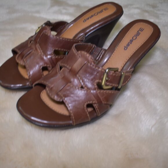 Eurostep Brown Leather Slip-On Sandals Size 8 Open Toe Buckle Casual Comfrot - Picture 10 of 10